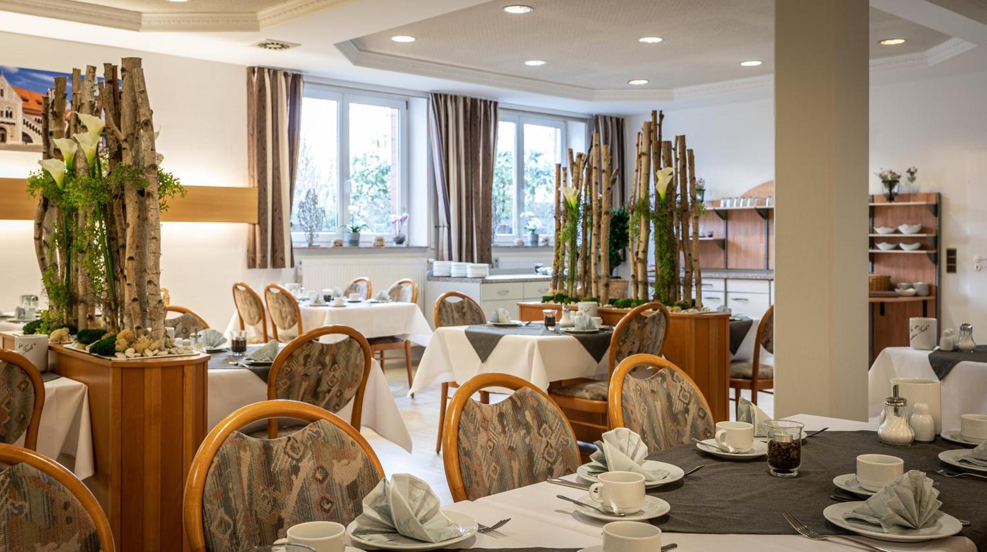 Pfalzer Hof Hotel 3*